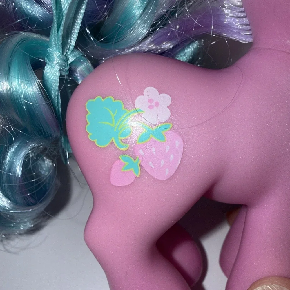 VTG 2002 G3 My Little Pony Sweetberry Shimmery Figure